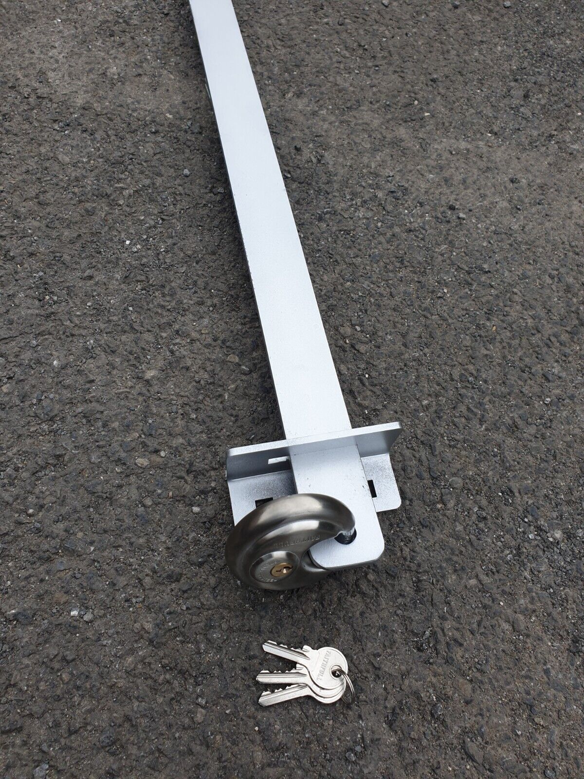 shed bar with padlock